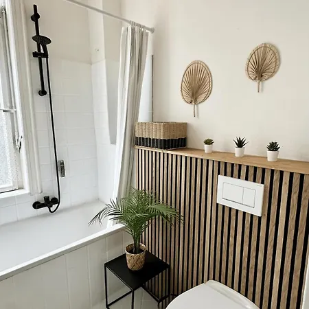 Frauenapartment Schoenes Mit Balkon Am Bergpark Wilhelmshoehe Kassel