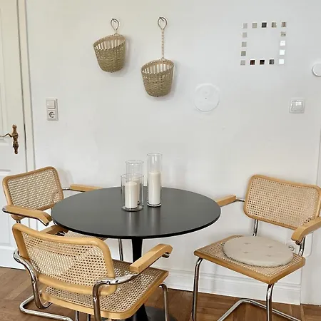 Frauenapartment Schoenes Mit Balkon Am Bergpark Wilhelmshoehe Lägenhet *