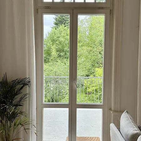 Daire Frauenapartment Schoenes Mit Balkon Am Bergpark Wilhelmshoehe *