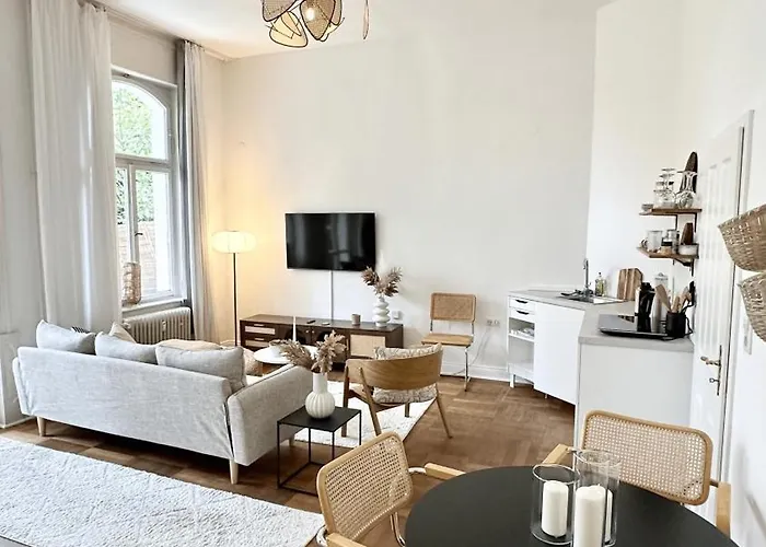 Frauenapartment Schoenes Mit Balkon Am Bergpark Wilhelmshoehe Apartman Kassel