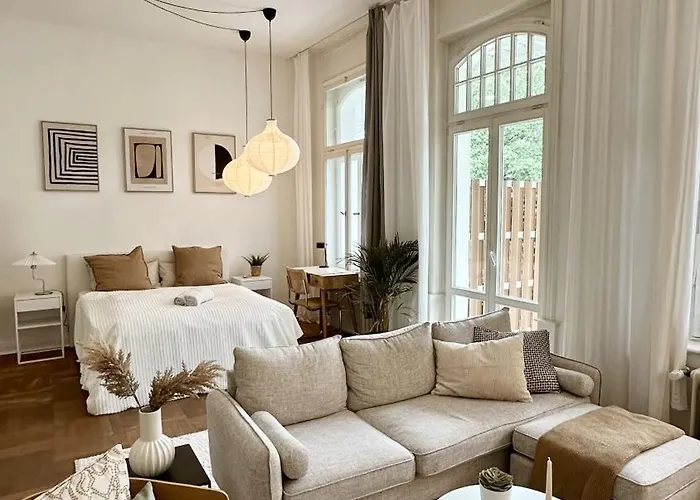 Frauenapartment Schoenes Mit Balkon Am Bergpark Wilhelmshoehe