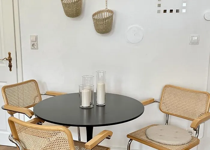 Frauenapartment Schoenes Mit Balkon Am Bergpark Wilhelmshoehe Apartman *